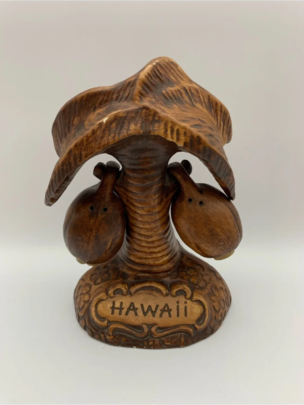 Treasure Craft Hawaii Palm Tree Coconuts Salt and Pepper Set